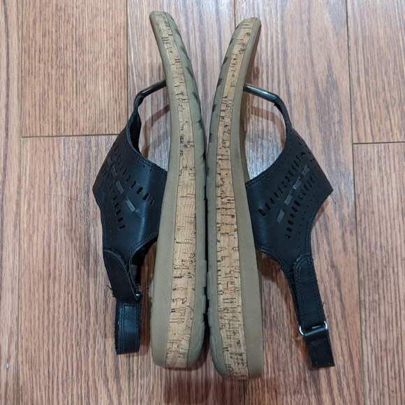 Rockport Leather Upper Sandals - Picture 4 of 9